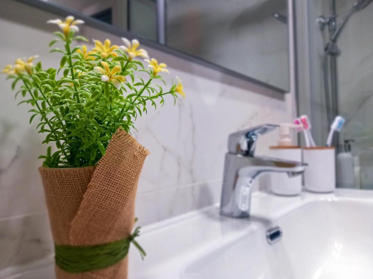 Apartamento Hibisco , Primera Linea De Playa Almuñécar Εξωτερικό φωτογραφία